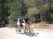 1012_Pique-nique de depart - Bruno et Sylvain rentrent en tandem